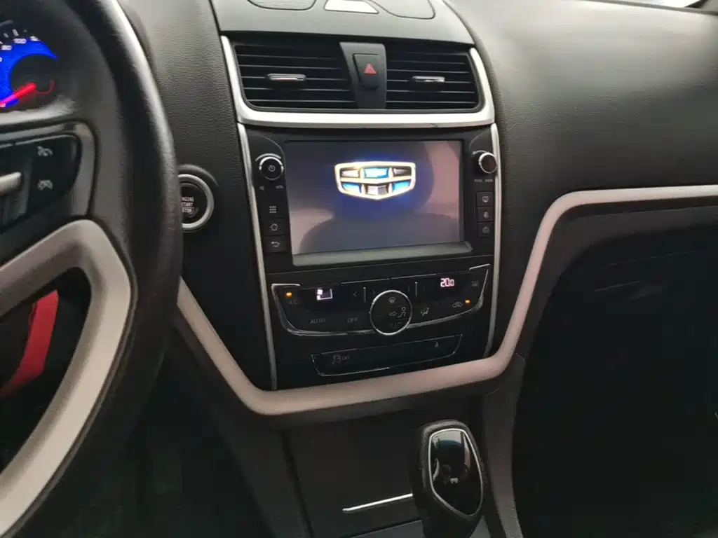Geely Emgrand — миниатюра 13