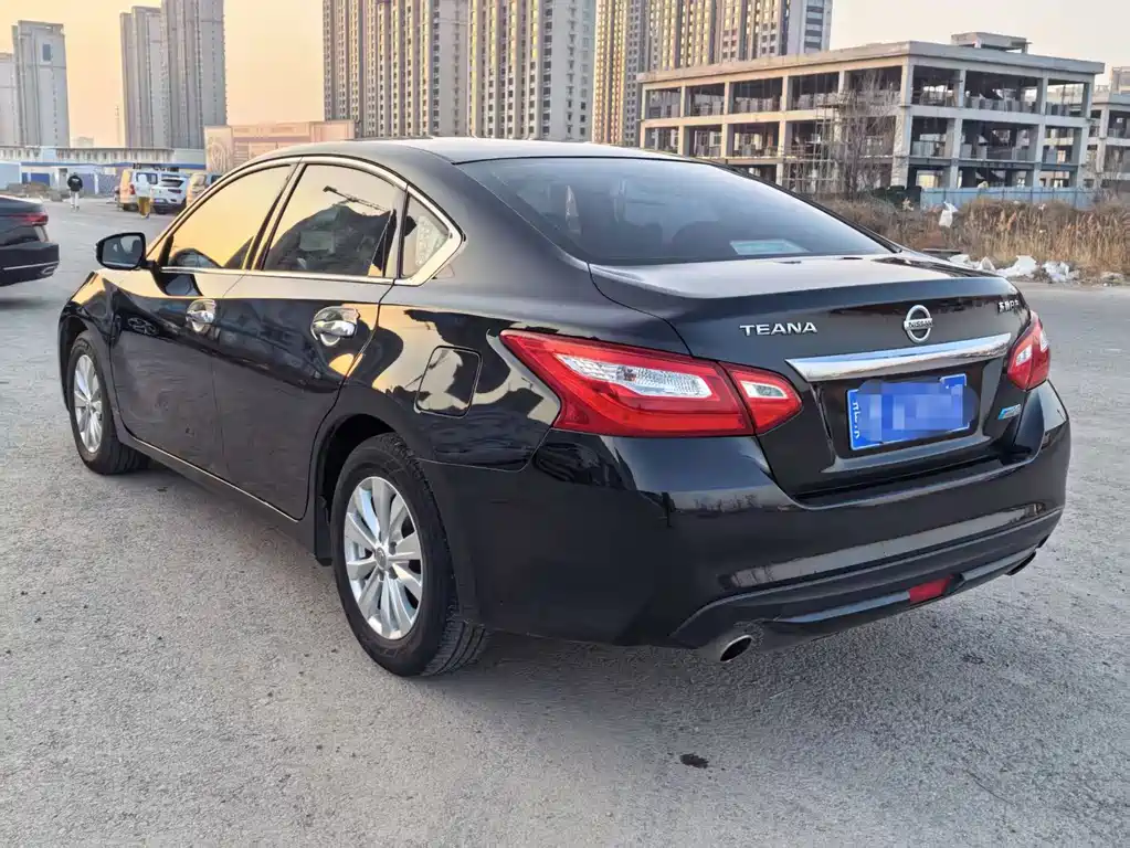 NISSAN TEANA
