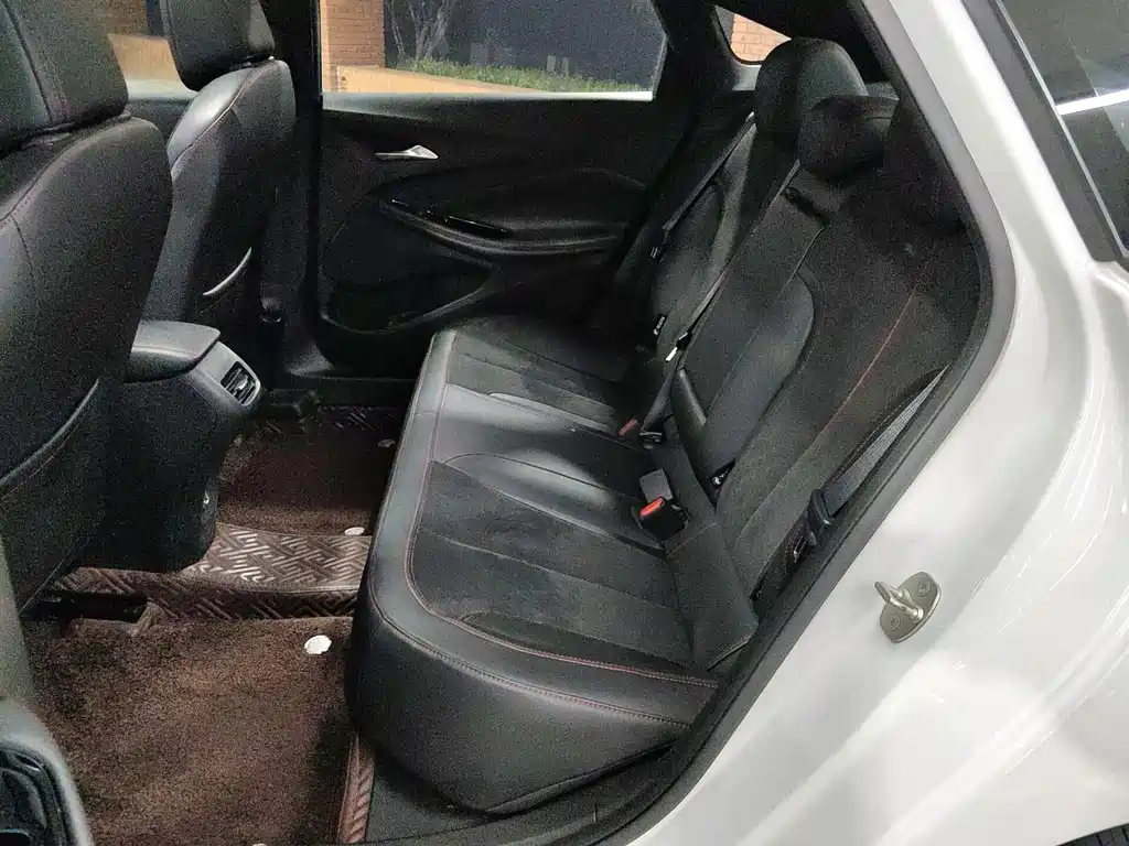 Buick Verano — миниатюра 11