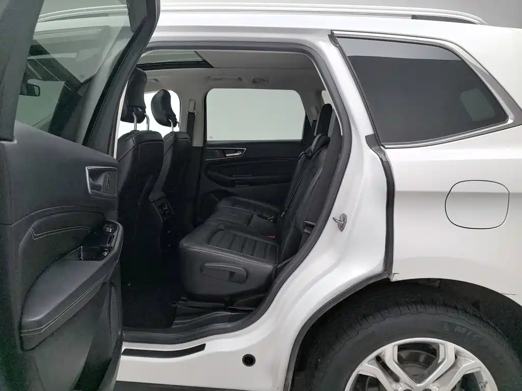 Ford Edge — миниатюра 15