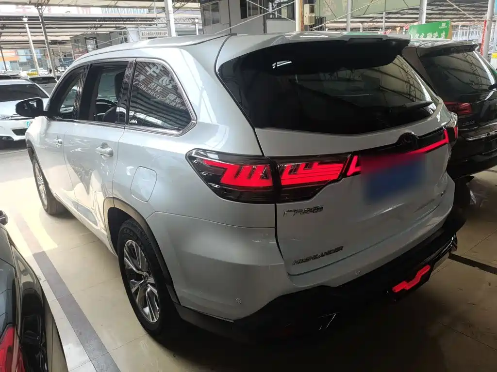 Toyota Highlander — миниатюра 24
