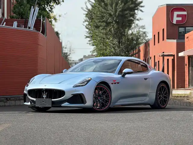 MASERATI GRANTURISMO
