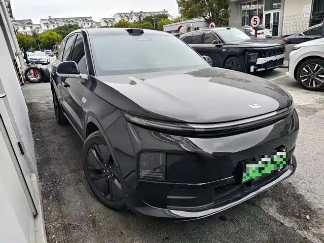 Li Auto IDEAL L6 2025