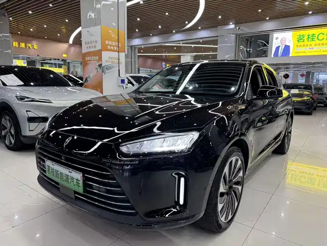 AITO M5