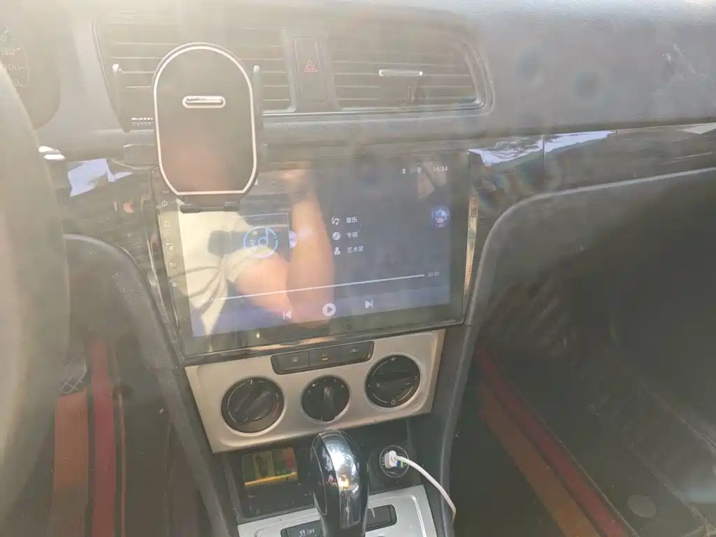 Volkswagen Lavida — миниатюра 14