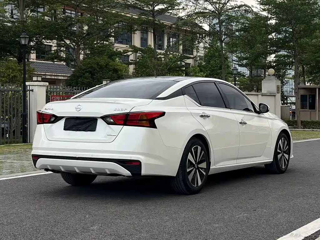 Nissan Teana — миниатюра 7