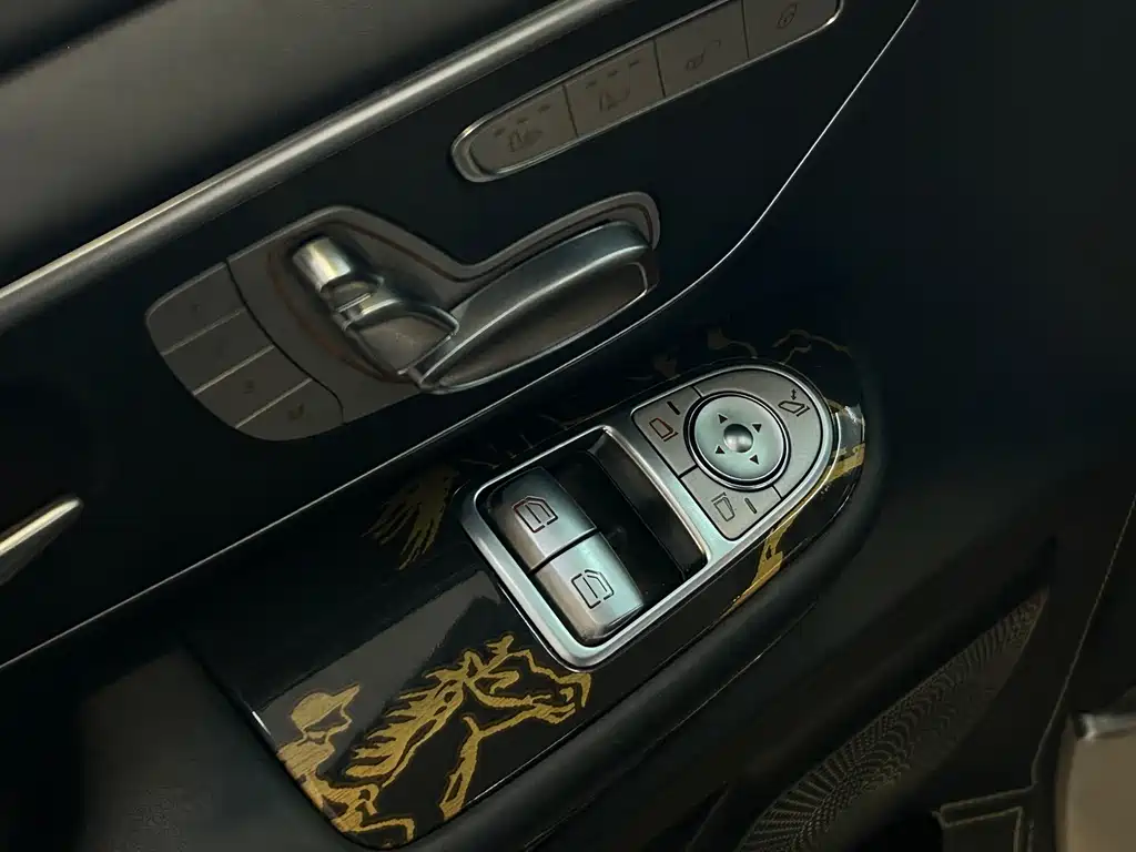 Mercedes-Benz V-Class — миниатюра 7