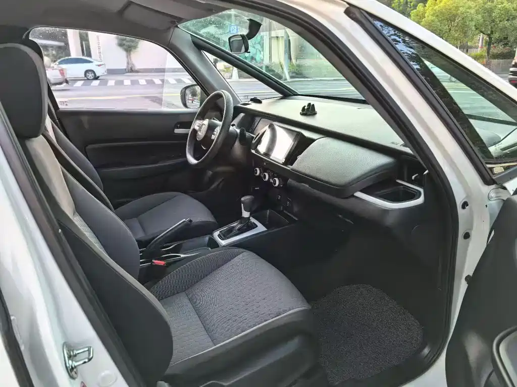 Honda Fit - фото 3