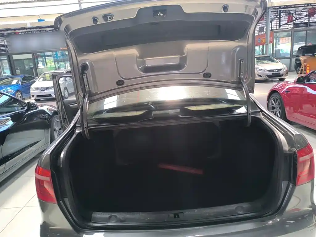 Volkswagen Lavida — миниатюра 19