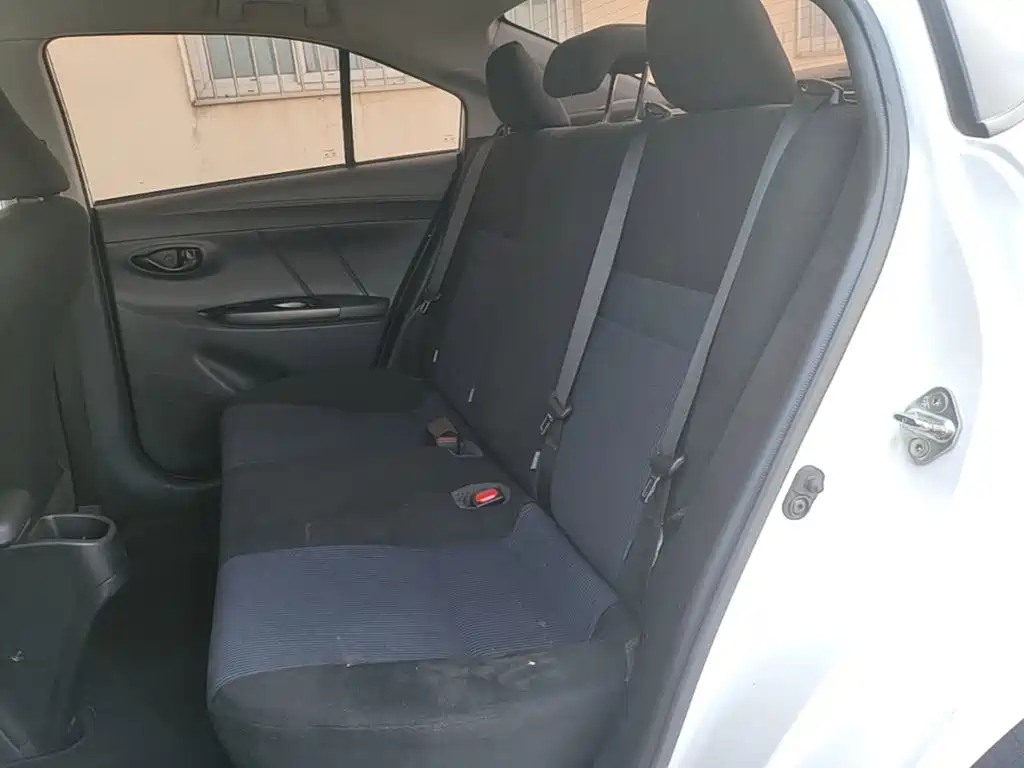 Toyota Yaris L — миниатюра 17