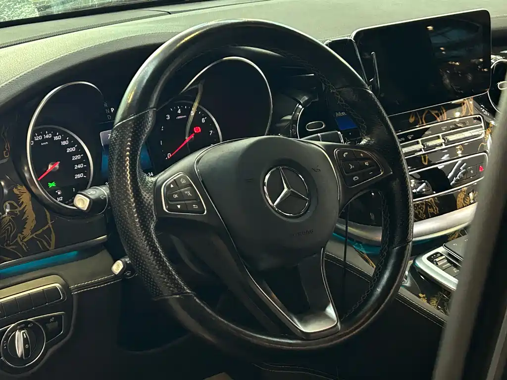 Mercedes-Benz V-Class — миниатюра 6