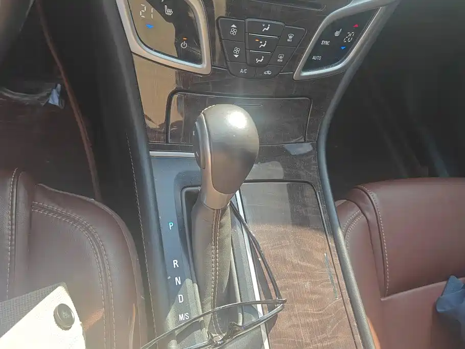 Buick LaCrosse — миниатюра 11