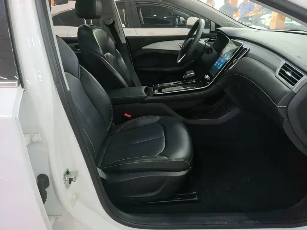 Roewe i6 MAX New Energy — миниатюра 25