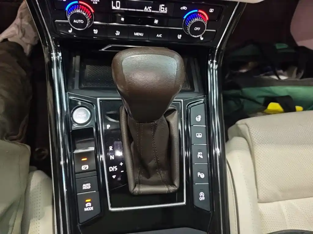 Volkswagen Phideon — миниатюра 14