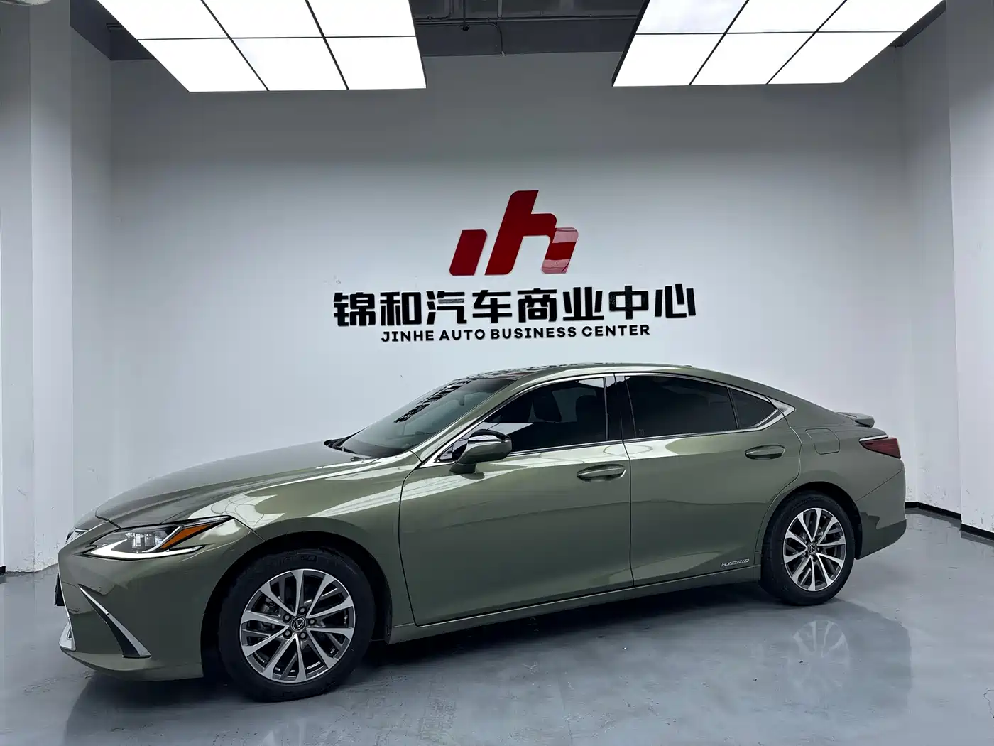 Lexus ES 2022 Зеленый из Китая