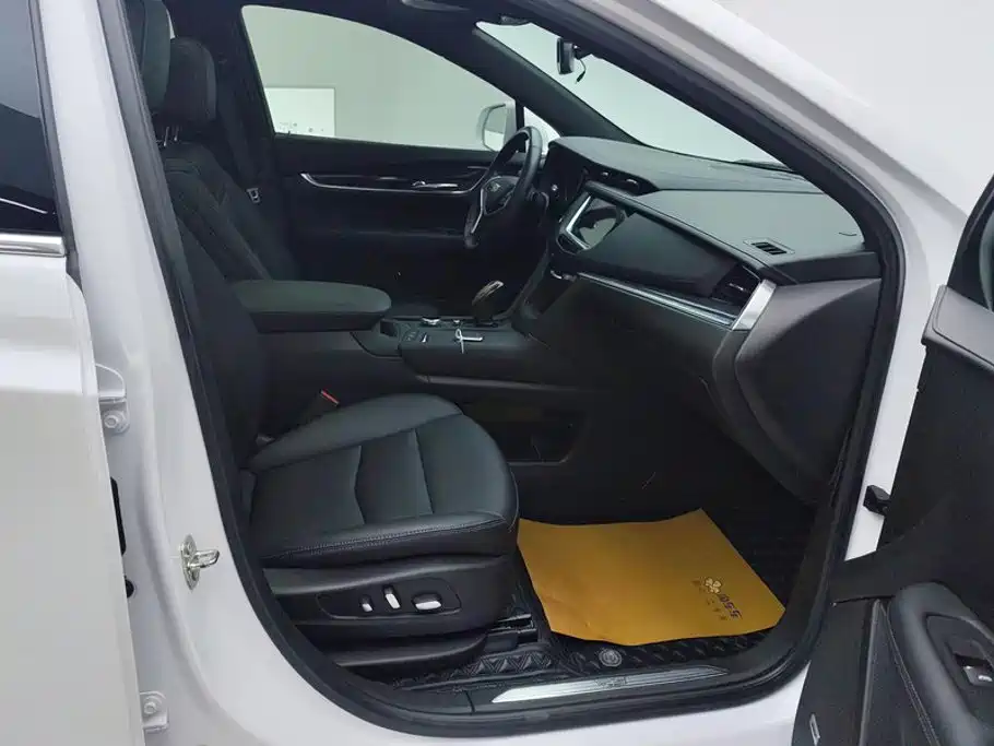 Cadillac XT5 — миниатюра 8