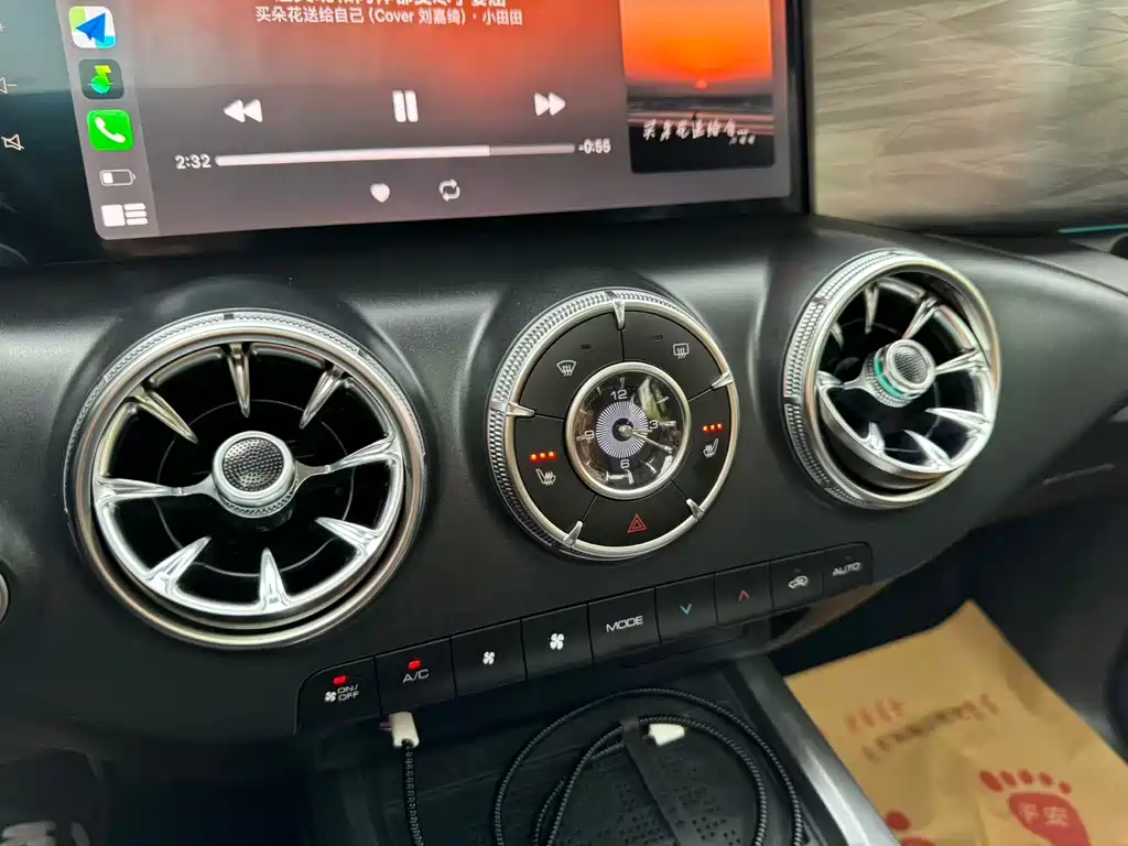 Tank 300 2.0T Challenger, фото 8