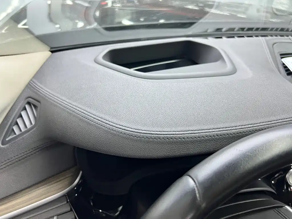 BMW 5 Series — миниатюра 4