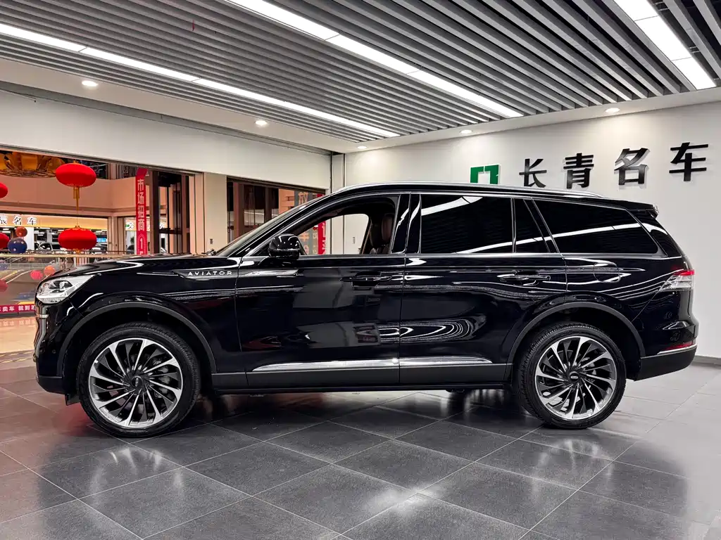 Lincoln Aviator — миниатюра 3