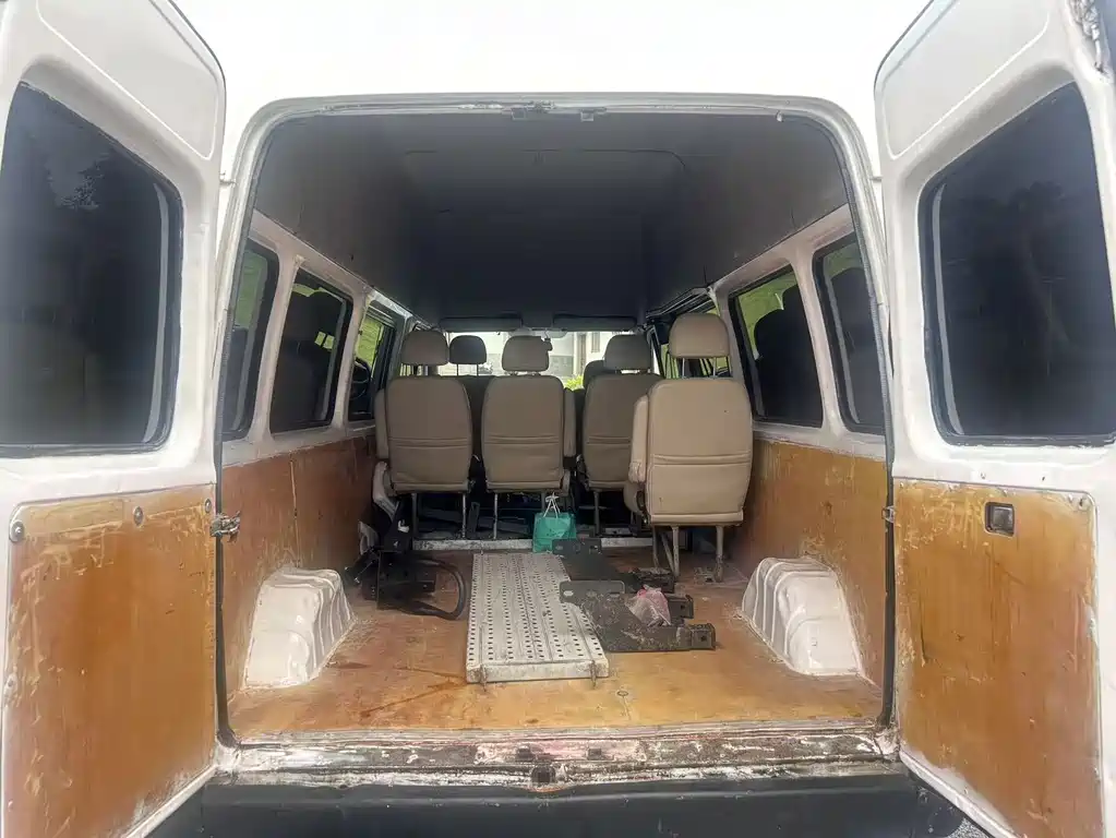 Ford Transit Classic — миниатюра 8