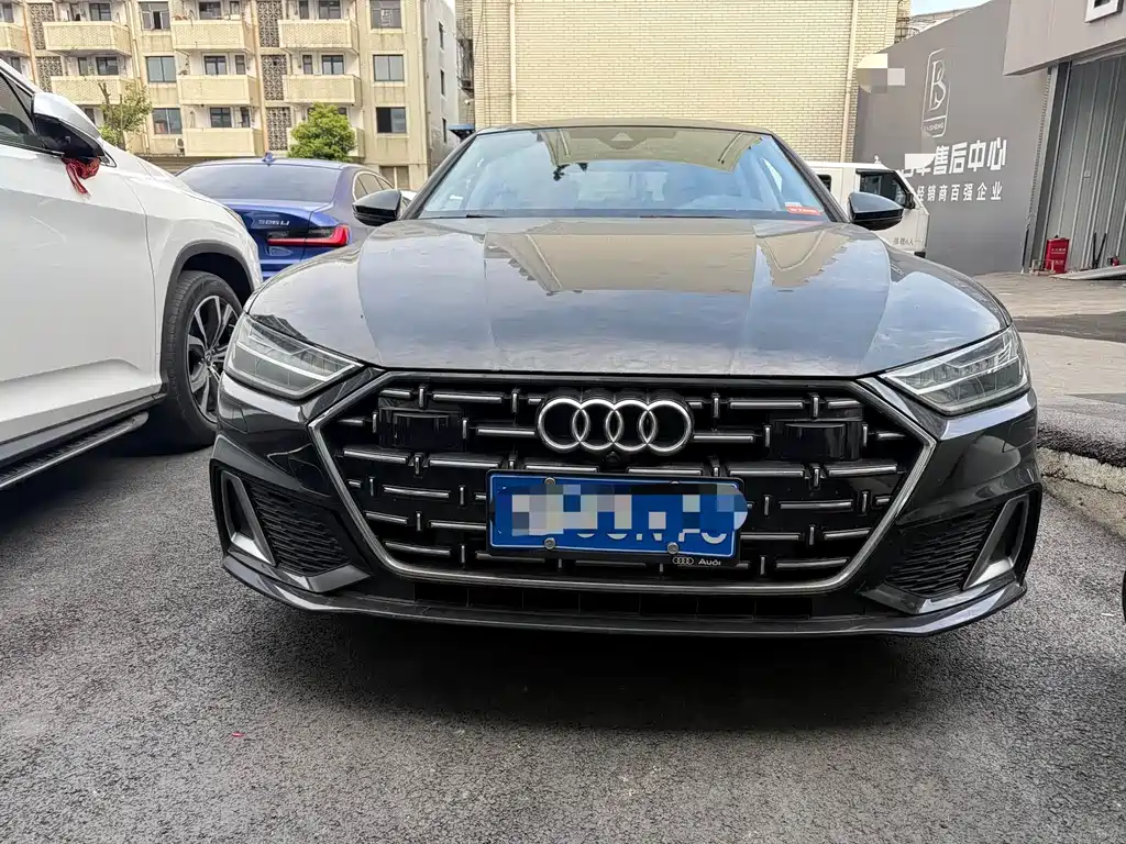 Audi A7L 2024 45 TFSI Luxury Type