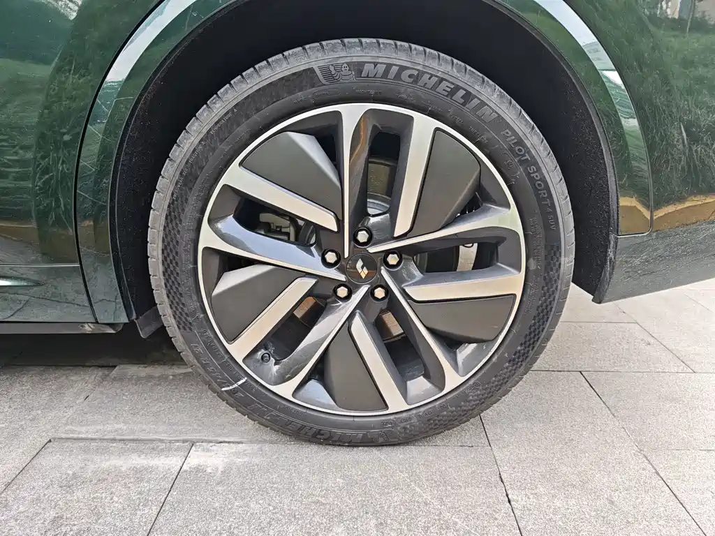 Li Auto Li L8 — миниатюра 15