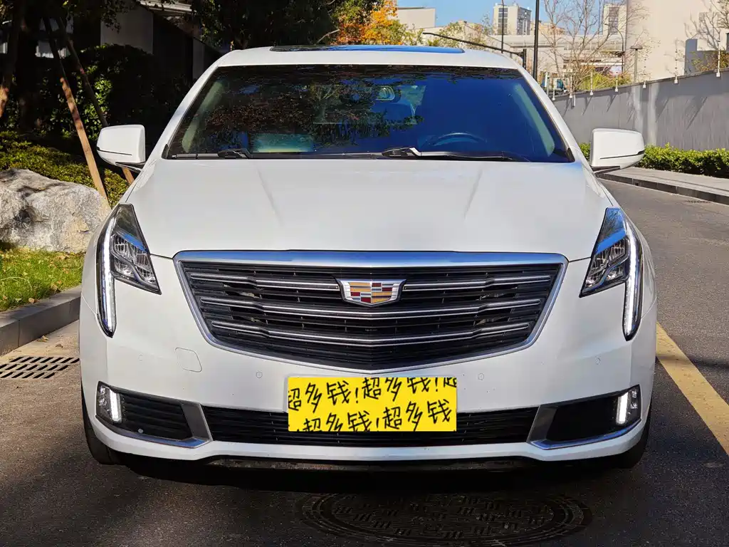 CADILLAC XTS