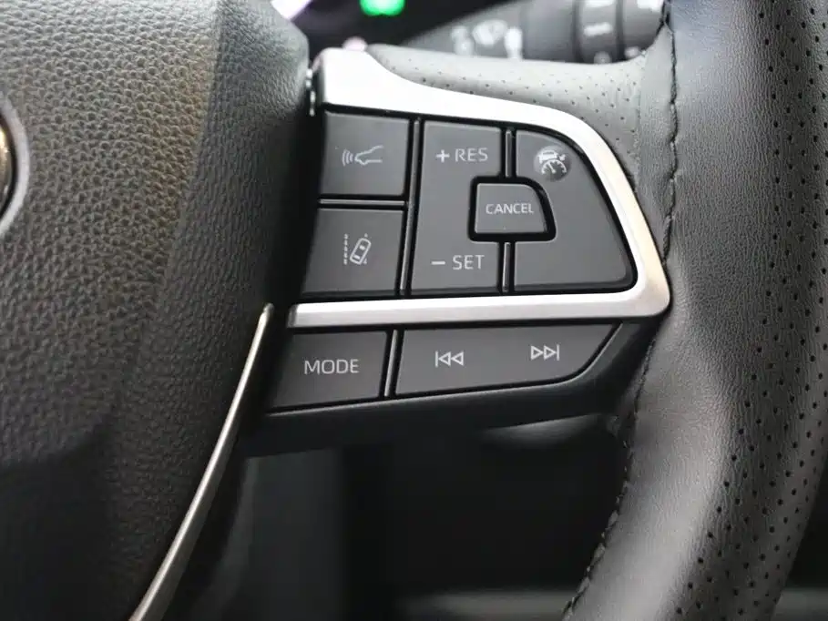 Toyota Sienna 2026 Белый из Китая