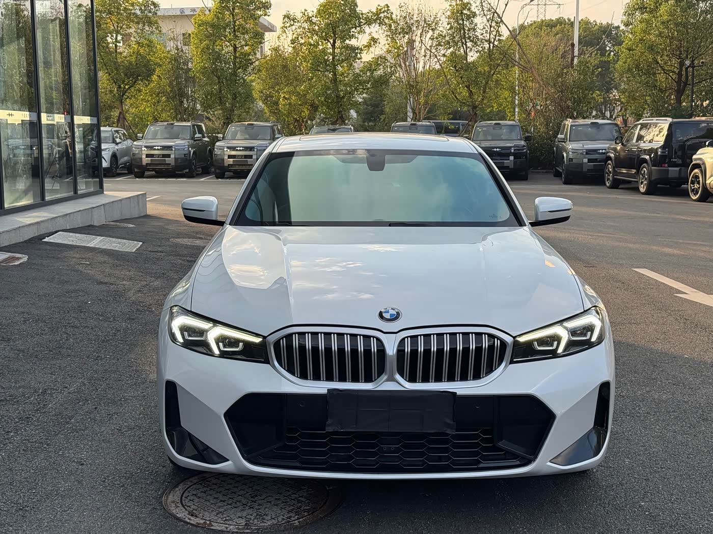 BMW 3 Series 2.0 л 2024 г. Белый, пробег 10000 км