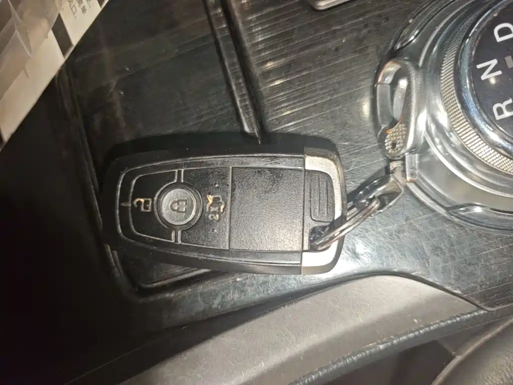 Ford Mondeo — миниатюра 9