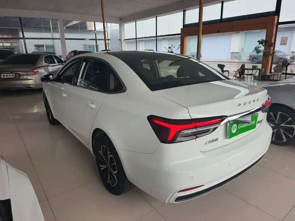 Roewe i6 MAX New Energy — миниатюра 5