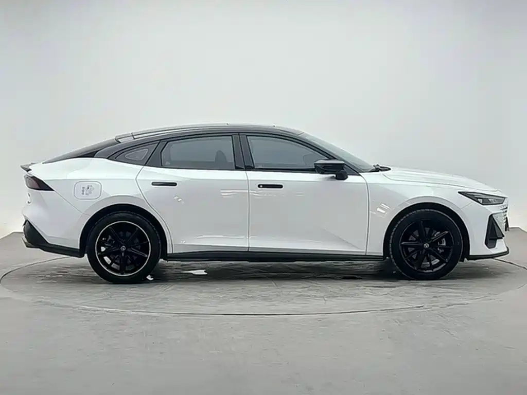 Changan UNI-V iDD — миниатюра 3
