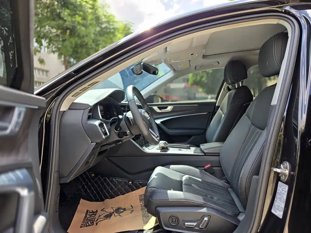 Audi A6L 2023 45 TFSI quattro Premium