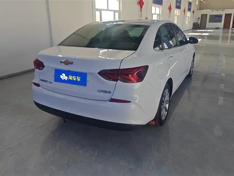 CHEVROLET CRUZE