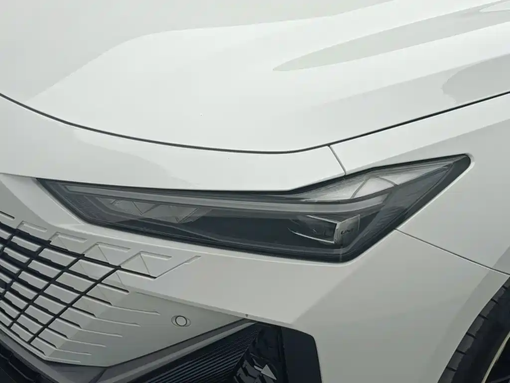 Changan UNI-V iDD — миниатюра 13