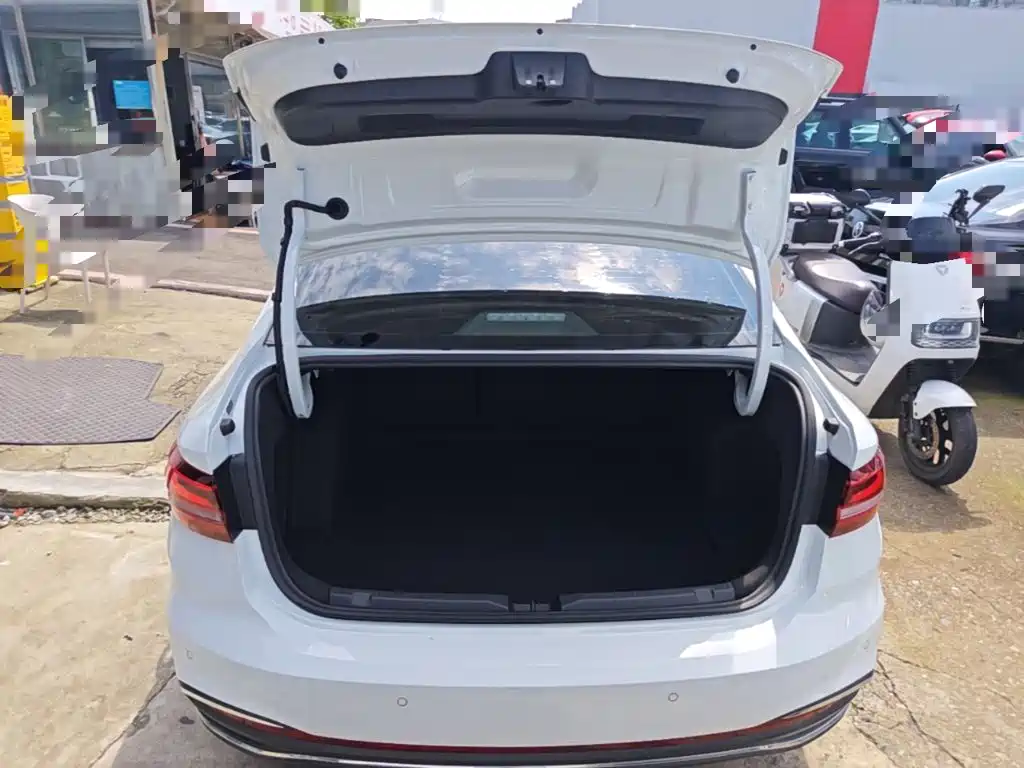 Volkswagen Lavida — миниатюра 19
