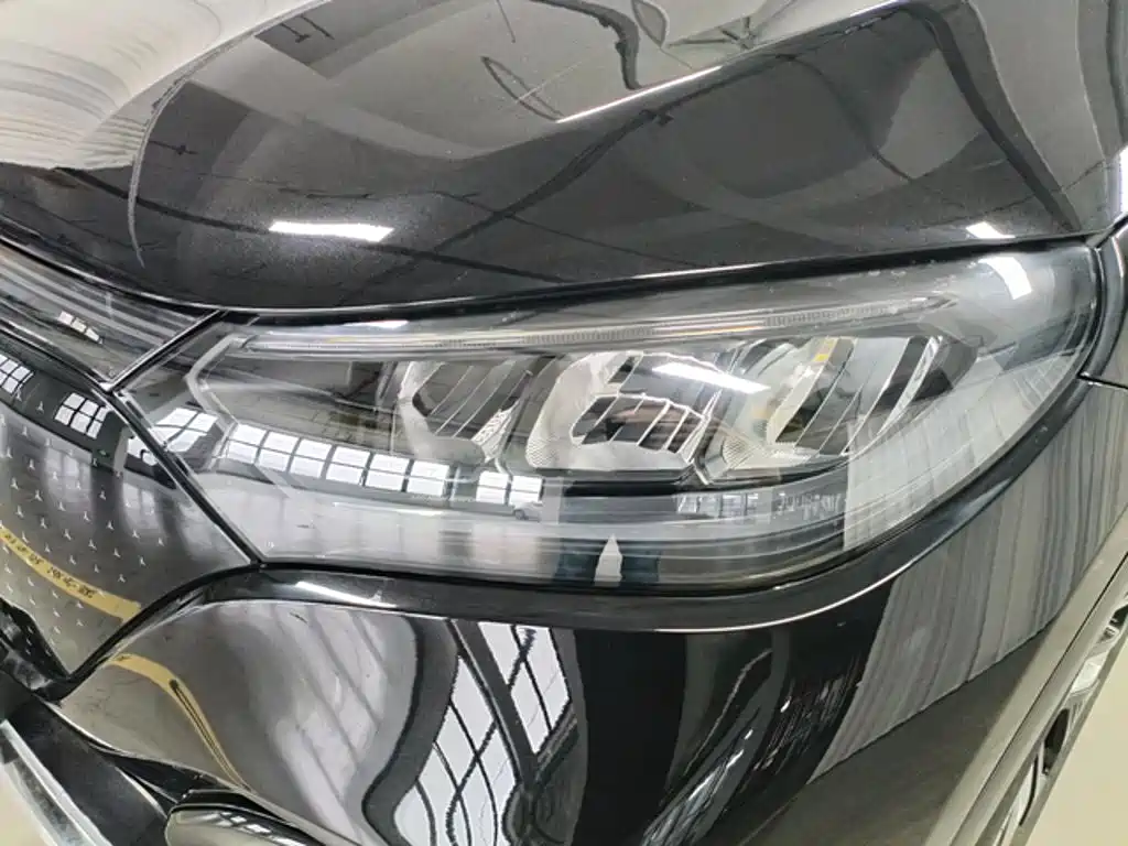 Mercedes-Benz EQE SUV — миниатюра 13