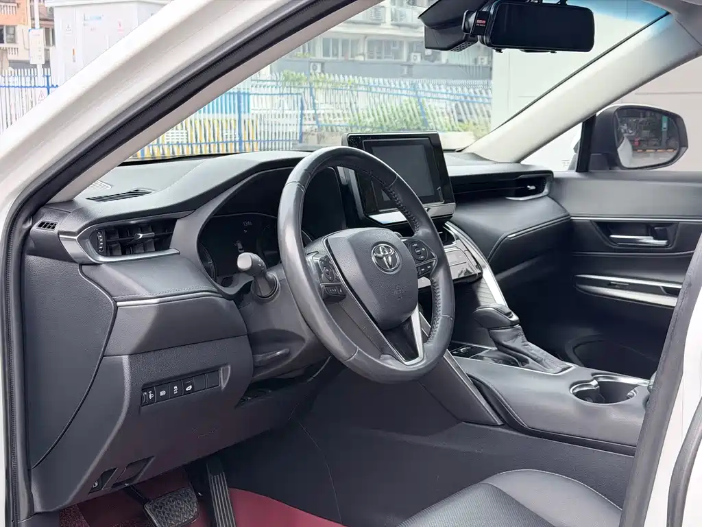Toyota Harrier — миниатюра 5
