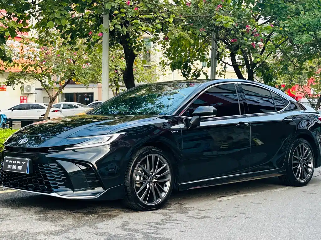 TOYOTA CAMRY
