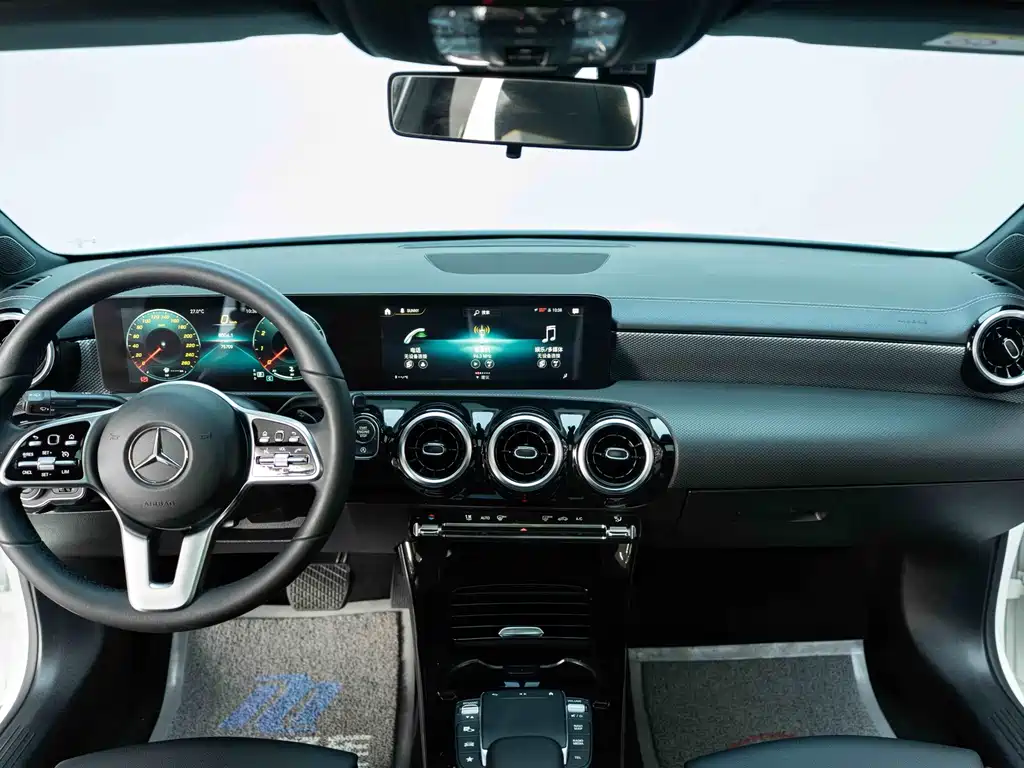 Mercedes-Benz A-Class — миниатюра 12