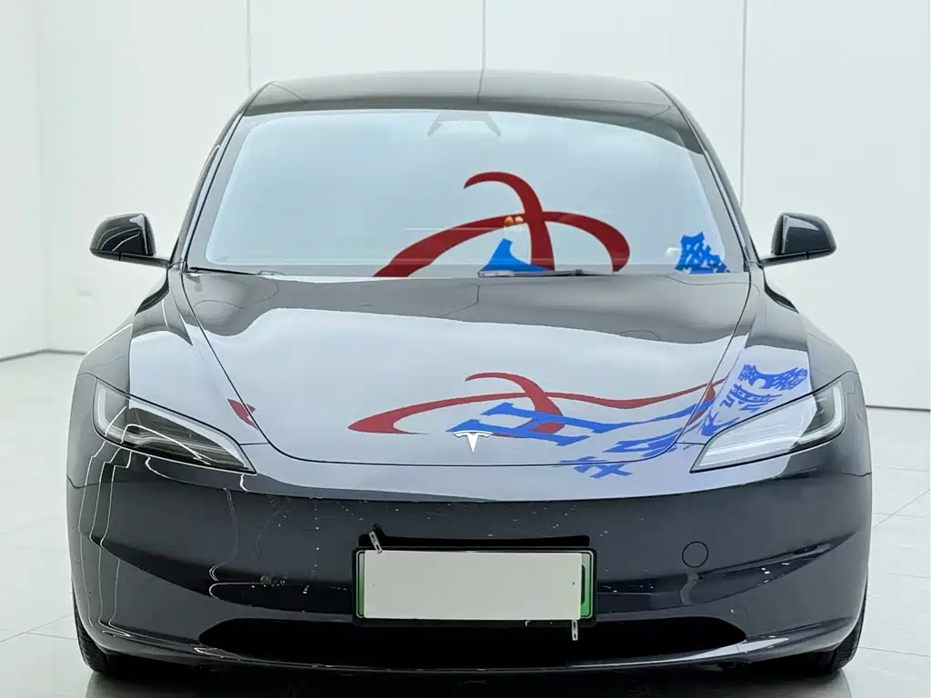 Tesla Model 3 — миниатюра 3