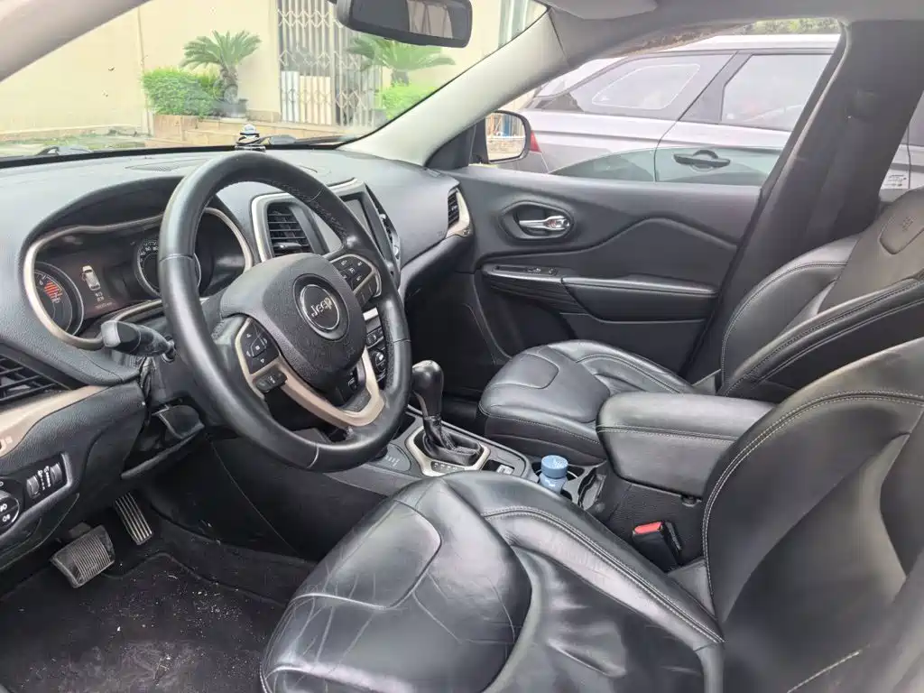 Jeep Cherokee — миниатюра 15