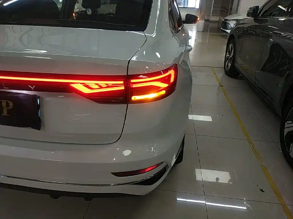 Geely Emgrand — миниатюра 8