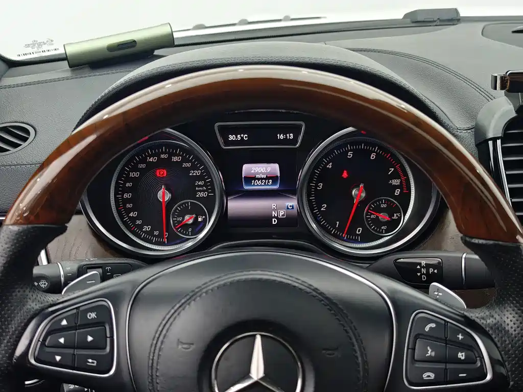 Mercedes-Benz GLS — миниатюра 8