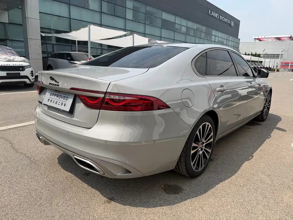 Jaguar XFL 2024 2.0T P250 Premium Luxury