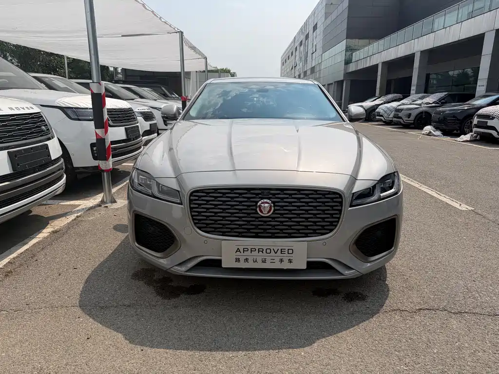 Jaguar XFL 2024 2.0T P250 Premium Luxury