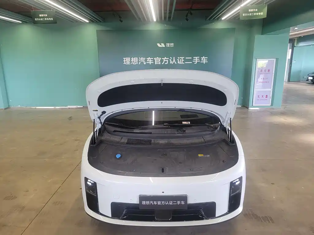 Li Auto i8 2025 Standard