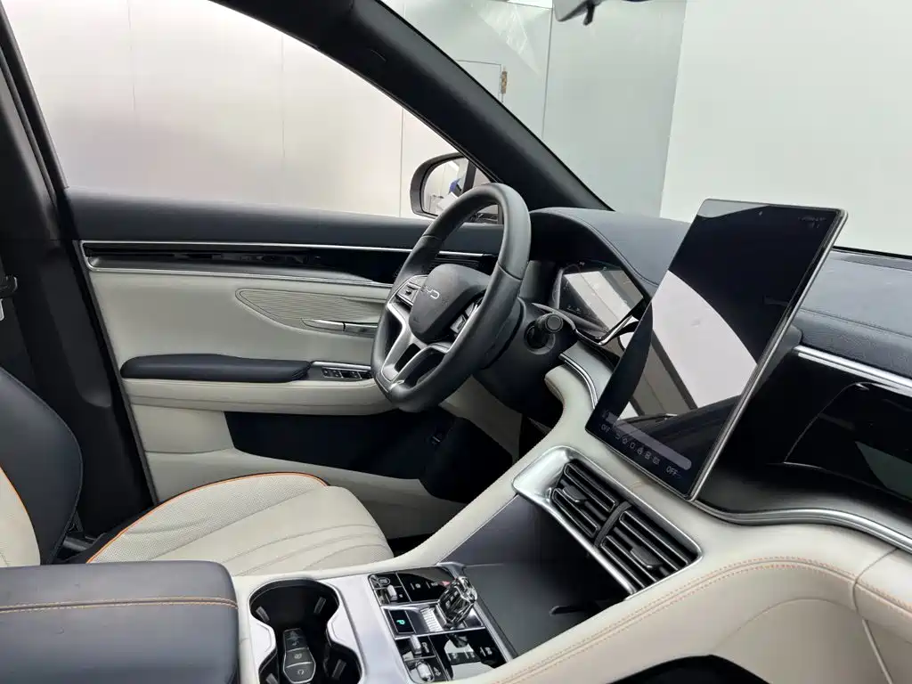 BYD Song Plus DM-i 2023 — фото 15