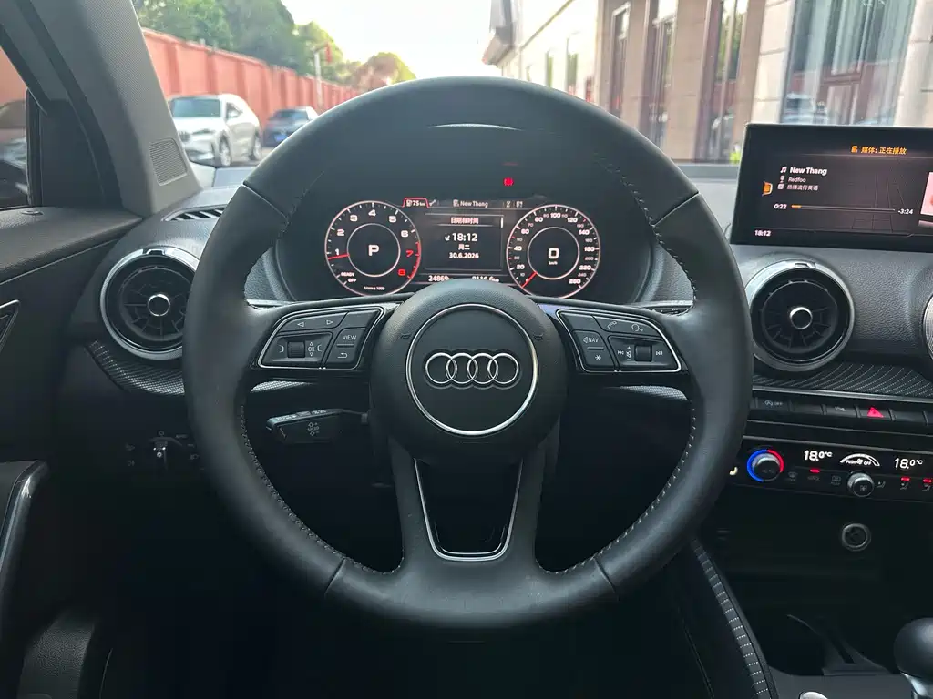 Audi Q2L 2022 35 TFSI Luxury