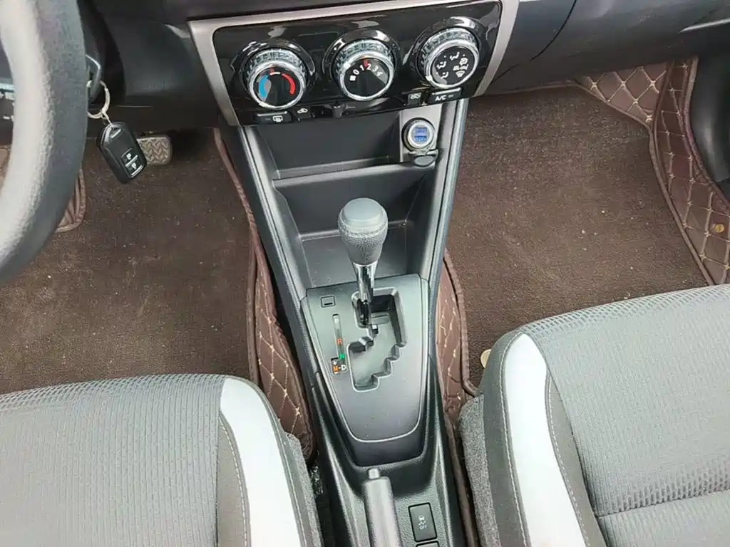 Toyota Yaris L — миниатюра 14